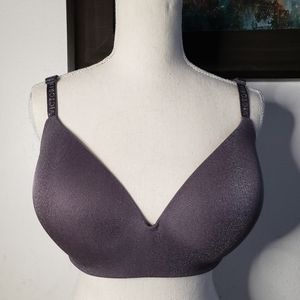 Victoria's Secret T-Shirt Lightly Lined Wireless